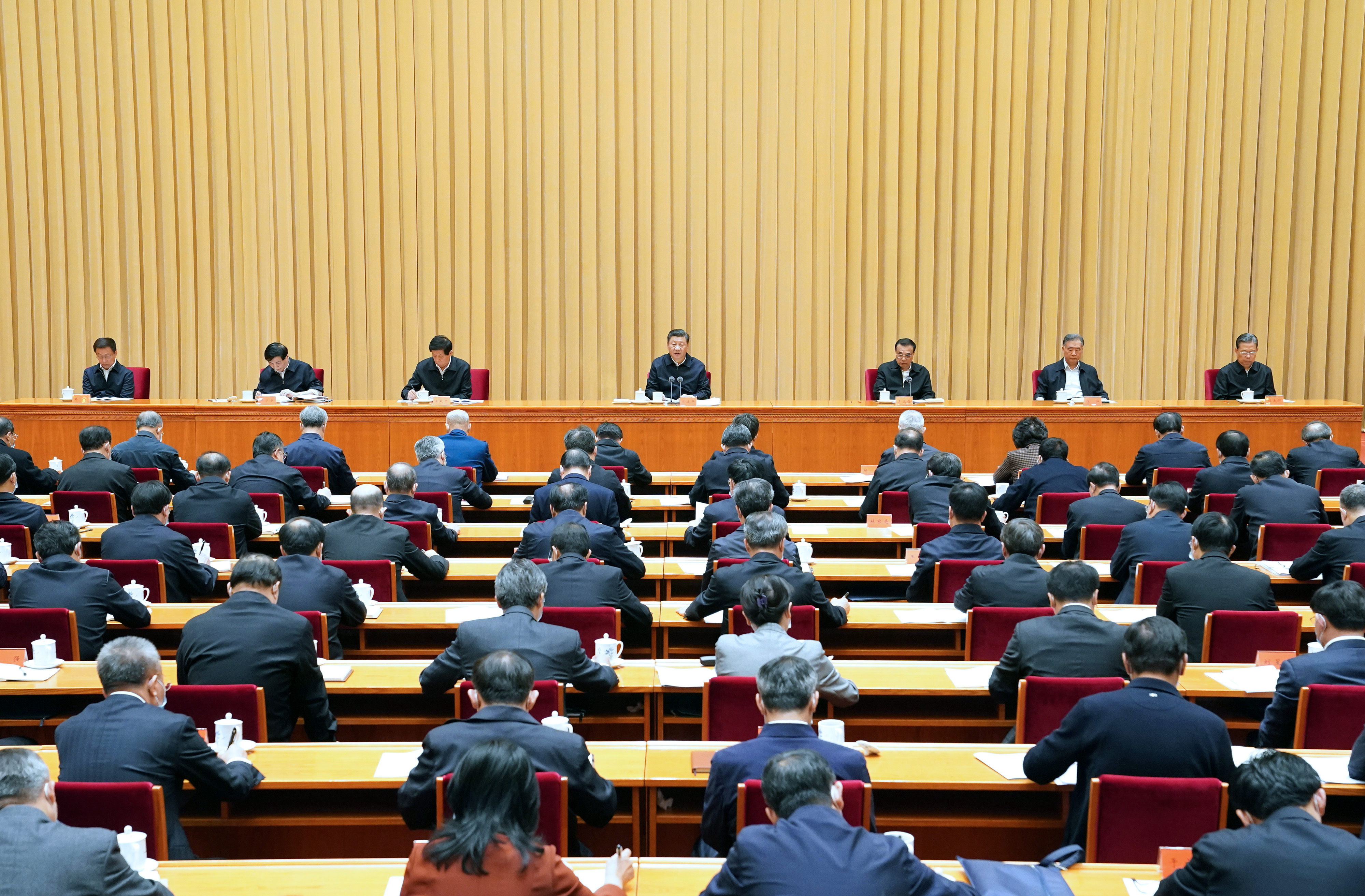11月16日至17日,中央全面依法治国工作会议在北京召开。中共中央总书记、国家主席、中央军委主席习近平出席会议并发表重要讲话。